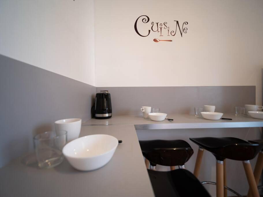 Appartement Tout Equipe Traversant 6 A 8 Couchages Marseille Bagian luar foto