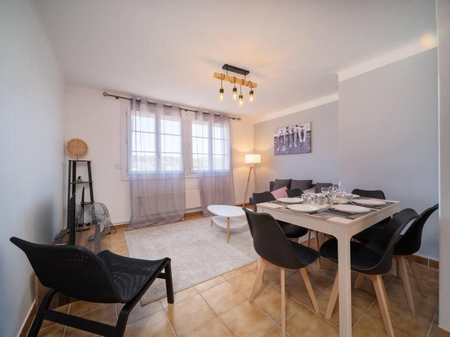 Appartement Tout Equipe Traversant 6 A 8 Couchages Marseille Bagian luar foto