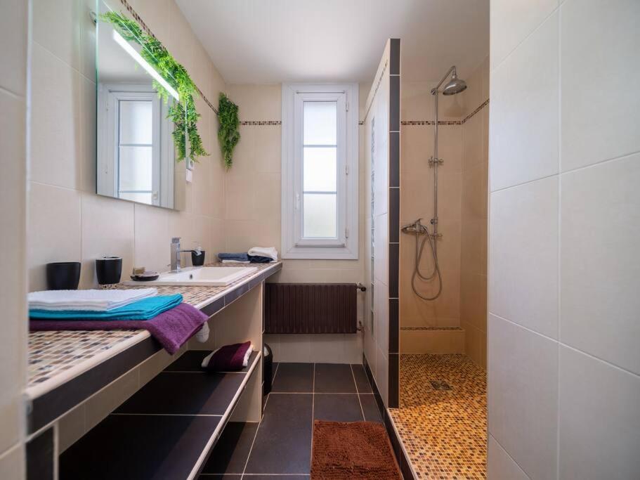 Appartement Tout Equipe Traversant 6 A 8 Couchages Marseille Bagian luar foto