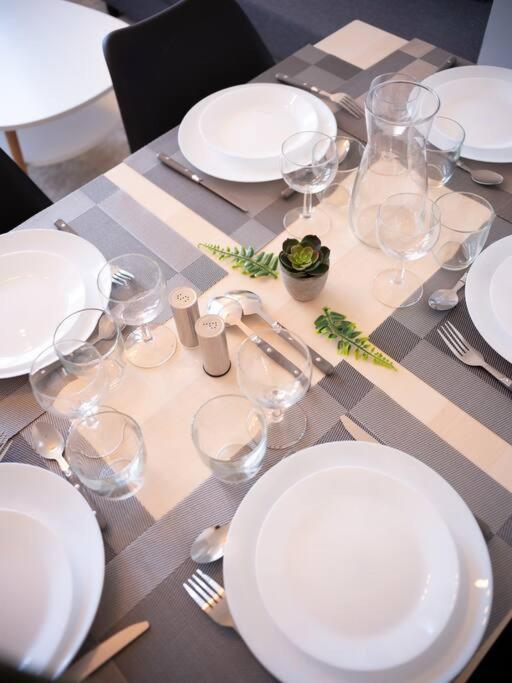 Appartement Tout Equipe Traversant 6 A 8 Couchages Marseille Bagian luar foto