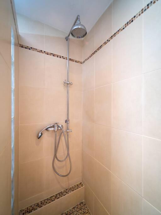 Appartement Tout Equipe Traversant 6 A 8 Couchages Marseille Bagian luar foto